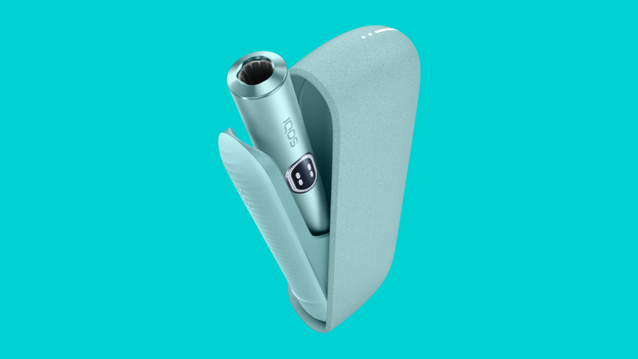 A Breeze Blue IQOS ILUMA i in turquoise background.